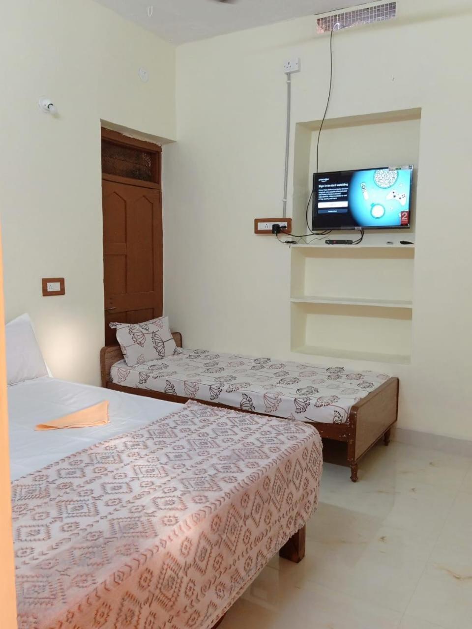 Mahesh Guest House Хампи Экстерьер фото