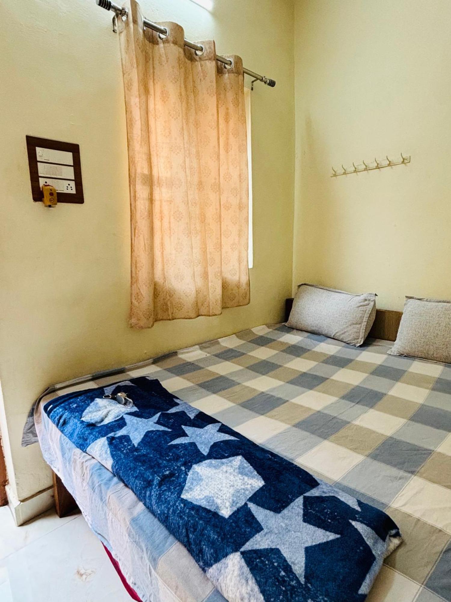Mahesh Guest House Хампи Экстерьер фото